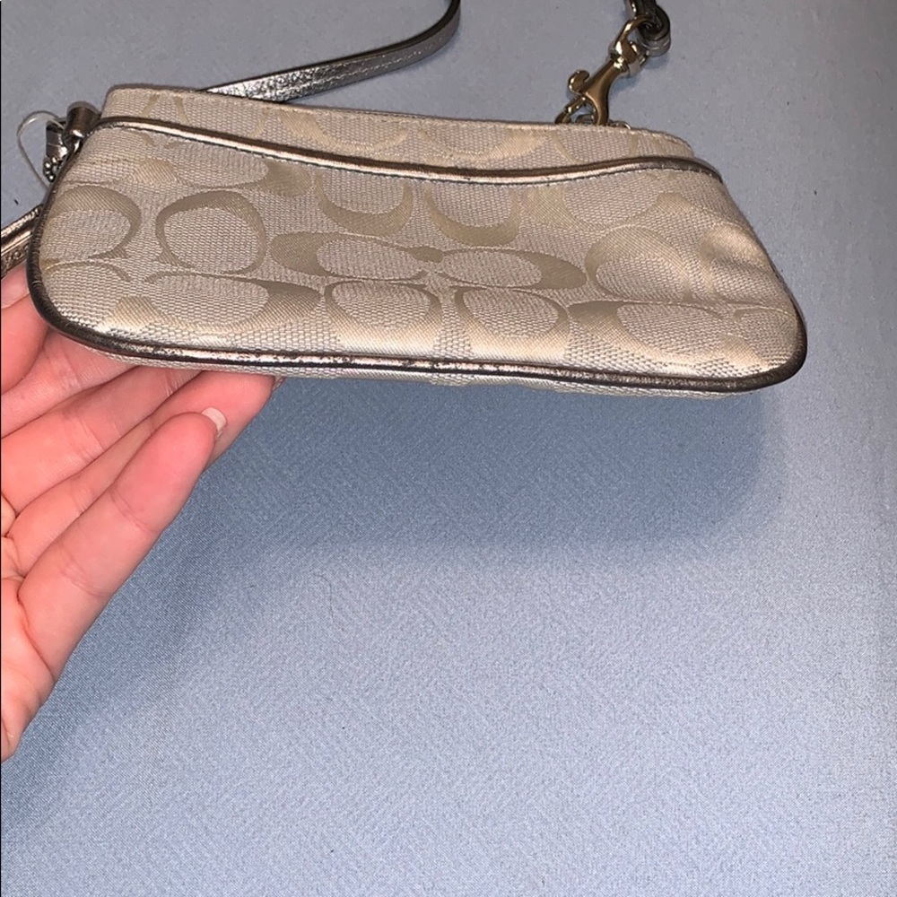 Coach wristlet - Picture 5 of 5